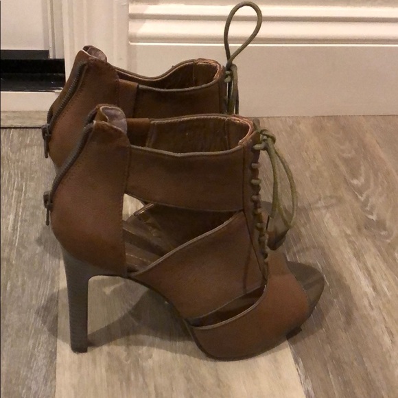 BCBGeneration shoes- never worn - Picture 2 of 3